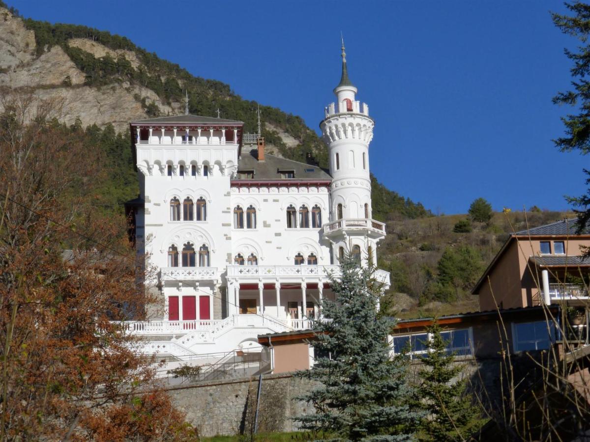 Appartement Standing Chateau Des Magnans Jausiers Exterior photo